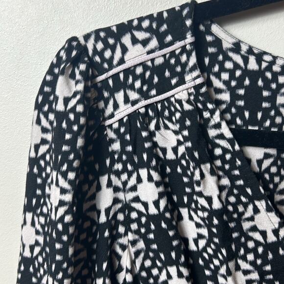 NEW Xirena Anabella black white mosaic print smocked waist dress in Octave Night - Picture 7 of 15